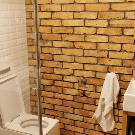 Daire Na Skarpie Z Widokiem Na Jezioro *