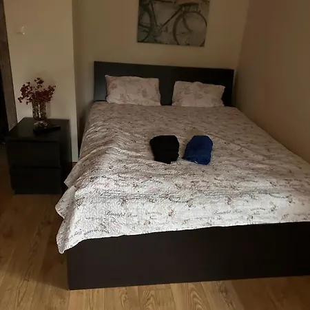 Na Skarpie Z Widokiem Na Jezioro