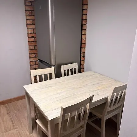 Na Skarpie Z Widokiem Na Jezioro *